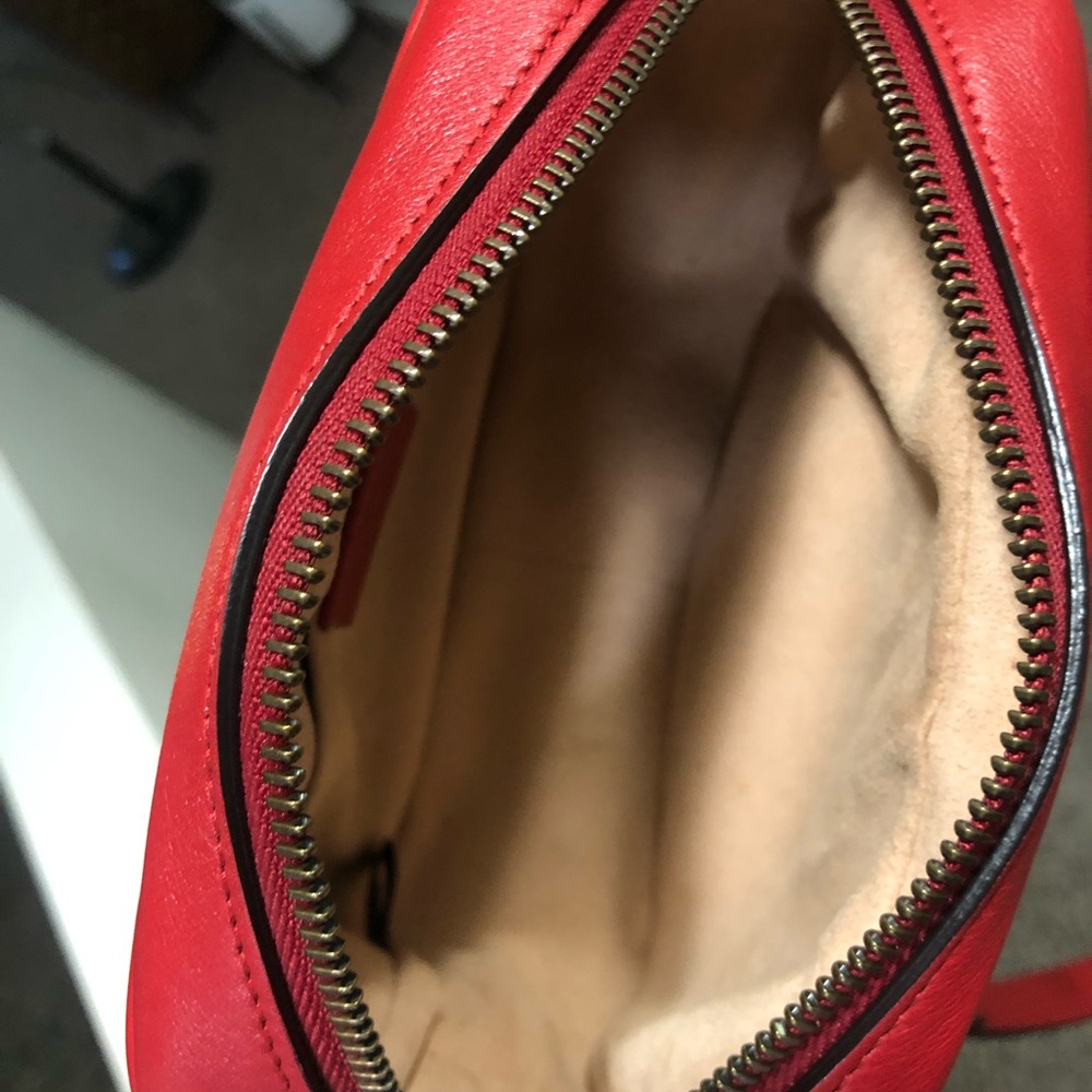 Gucci Authentic Red Quilted Chevron Crossbody Bag - Picture 9 of 11